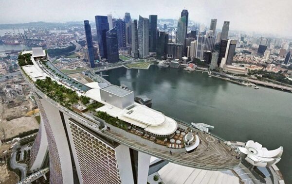 Сінгапур третій рік поспіль став найдорожчим містом світу