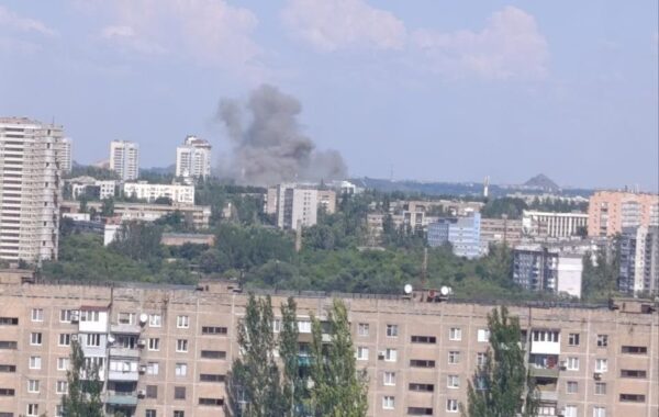 Соцмережі заявили про “приліт” в центрі Донецька