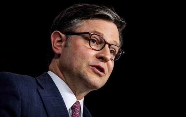 Спікер Джонсон розповів про долю законопроєкту про “драконівські санкції”