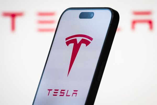 Tesla замовила ШІ-чипи у Samsung на $16,5 млрд