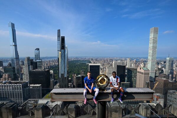 Ті, що підкорили висоту: Дембеле та Палмер узяли участь у фотосесії