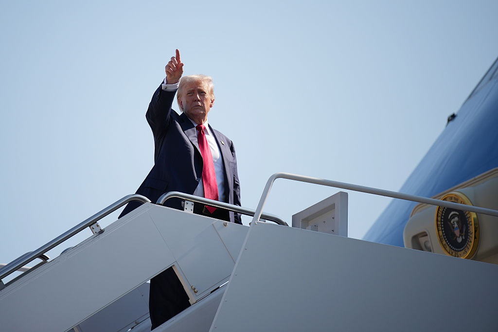 Новини світу - Трамп говоритиме з ЄК про війну в Україні - ЗМІ