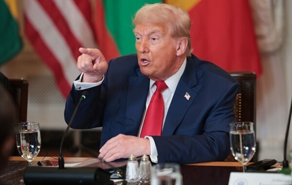 Трамп вперше особисто відправить зброю Києву – ЗМІ