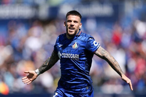 Третій у бійку не лізь: Перес пожалів собаку, як наслідок – без достоїнства