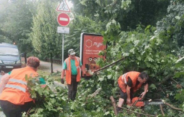 У Києві через негоду постраждали п’ятеро людей