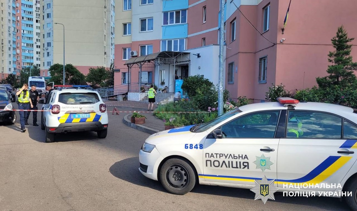 Новини Києва - У Києві дитина випала з вікна 21 поверху