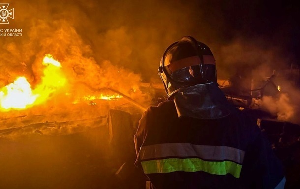 Новини України - У Миколаєві пролунали вибухи, зайнялися пожежі