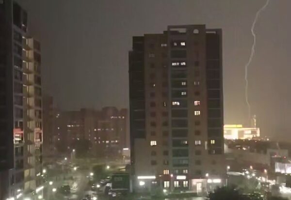 У Москві та Підмосков’ї шторм спричинив пожежі та блекаут