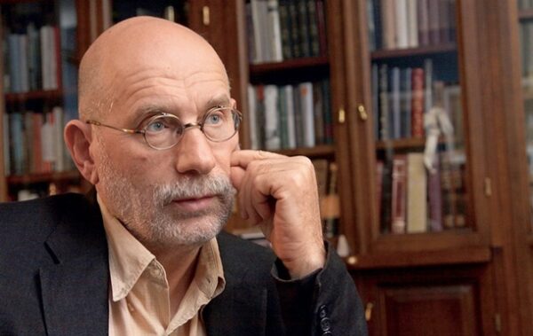 У РФ письменника Бориса Акуніна заочно засудили до 14 років ув’язнення