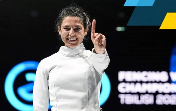 Українка здобула золото ЧС з фехтування і відмовилась від фото з росіянином