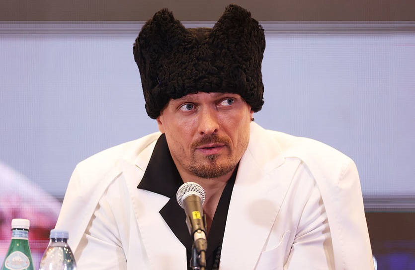 Новини спорту - Усик обрав невибагливий образ для виходу на ринг
