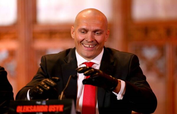 Усик відповів на питання про майбутнє після реваншу з Дюбуа