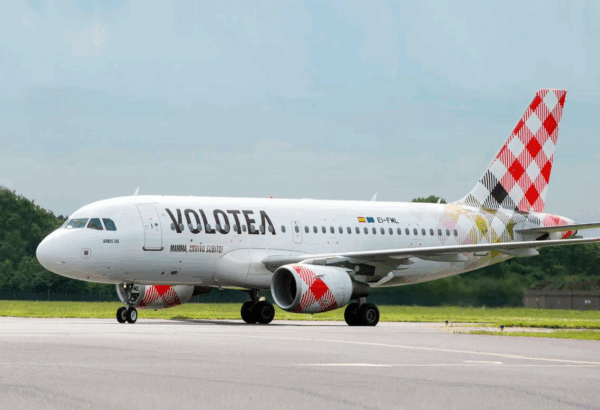 В аеропорту Італії чоловіка засмоктало у двигун літака