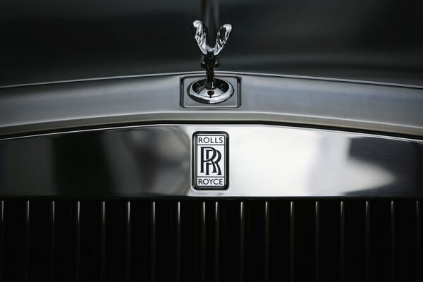 В Росії зріс попит на люксові Rolls-Royce і Ferrari