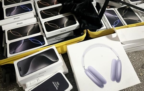 В Україні викрили мережу контрабанди техніки Apple та EcoFlow