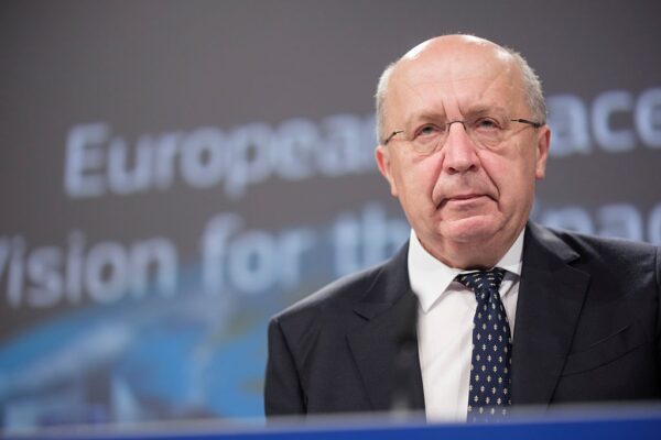 В ЄС пояснили, чому не зможуть закупити американську зброю для України