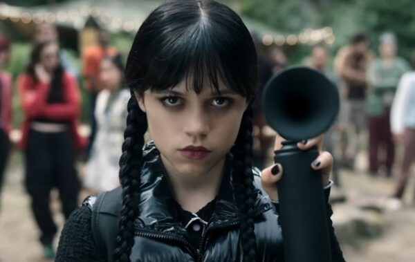 Венздей продовжили на третій сезон