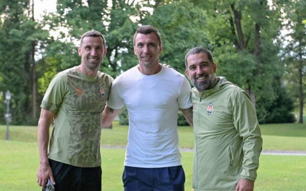 Відомий футболіст відвідав тренування Шахтаря