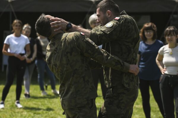 “Викличуть і чоловіків, і жінок”: в Польщі пройдуть масштабні медкомісії