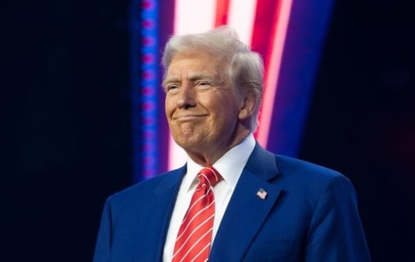 Включно з американцями: Трамп обмірковує депортацію злочинців