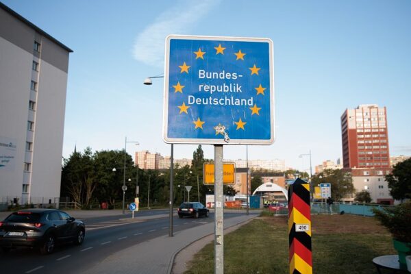 Єврокомісія пропонує утричі підвищити плату за вʼїзд до ЄС