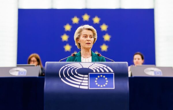 Європарламент відхилив вотум недовіри фон дер Ляєн