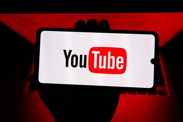 YouTube видалив майже 11 тис. каналів через пропаганду з РФ та Китаю