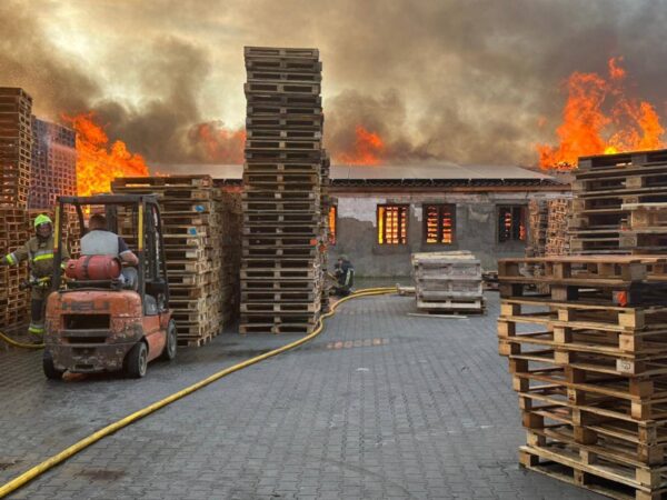 З’явилися фото наслідків атаки на Київщину