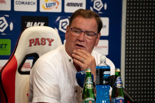 Замість Міхала Пробежа збірну Польщі з футболу очолив Ян Урбан