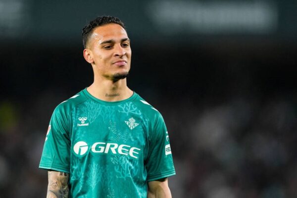 Зірка МЮ може продовжити кар’єру в іншому топ-клубі