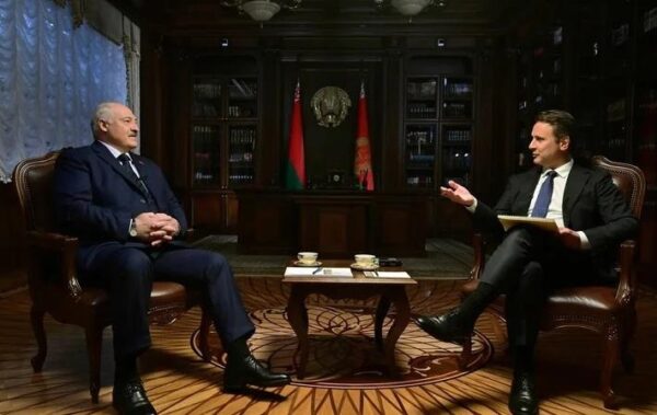 Багато про що шкодує: Лукашенко в інтерв&rsquo;ю передав послання Путіна