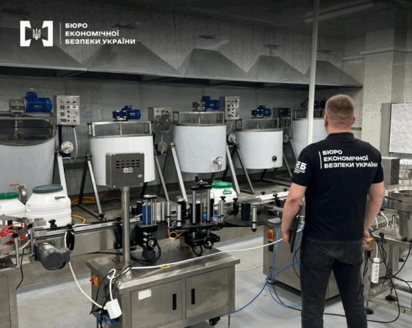 Детективи БЕБ викрили сім ліній підпільного виробництва вейпів