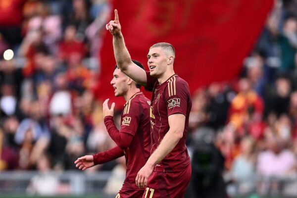 До трансферної боротьби за Довбика долучилися Ньюкасл і Вільярреал