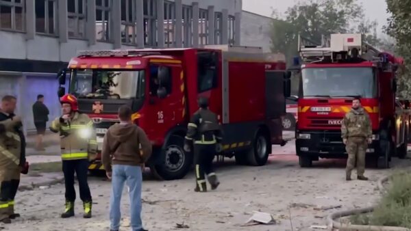 Володимир Зеленський: “Зараз у Києві триває розбір завалів”