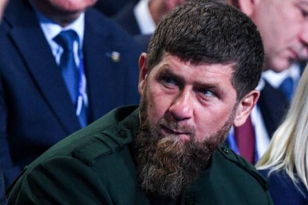 Кадиров “засвітився” у Маріуполі: Андрющенко озвучив мету приїзду