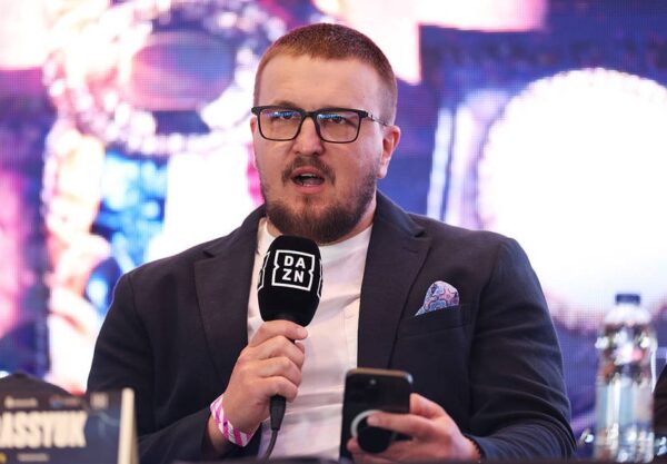 Красюк озвучив можливі терміни проведення бою Усик – Ітаума