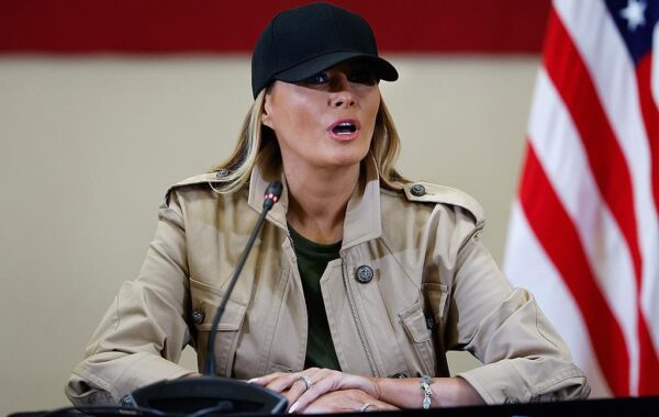 Меланія Трамп передала лист Путіну щодо викрадених українських дітей – ЗМІ