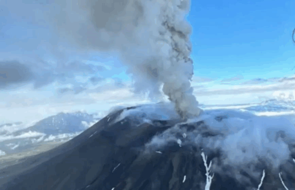 На Камчатці вивергається вулкан уперше за 600 років