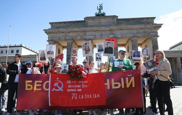 Німеччина частково розморозить гуманітарні візи для росіян і білорусів