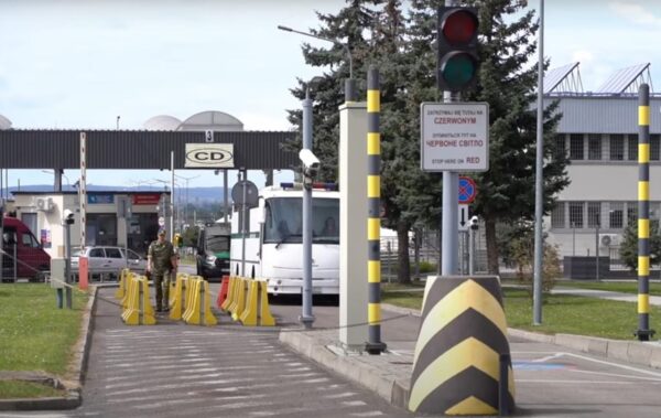 Польща видворила 15 “небезпечних” українців