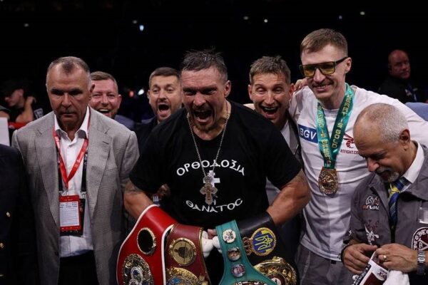 Пояс IBF опинився у Дюбуа – менеджер Усика пояснив ситуацію
