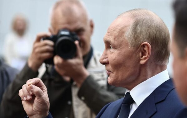 Путін обіцяє зупинити війну в обмін на схід – WSJ