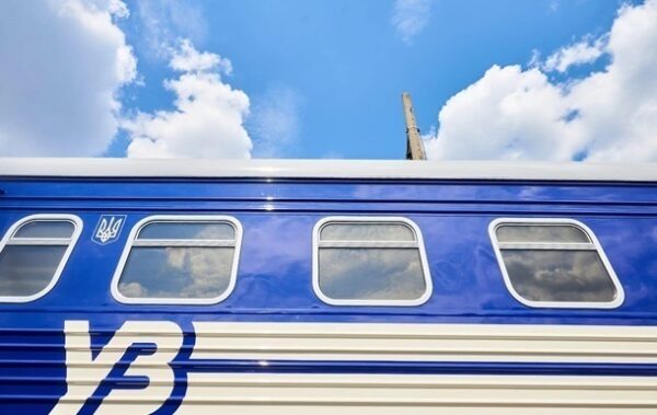 РФ обстріляла залізничну станцію у Синельниковому, скасовано низку потягів