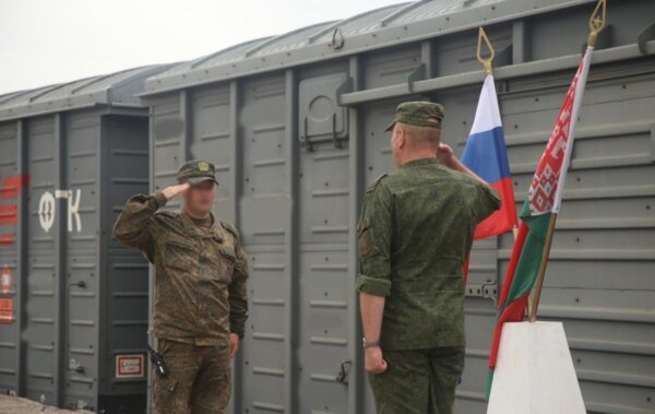 Росія почала перекидати війська до Білорусі