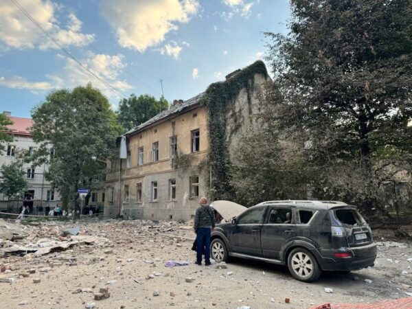 Росіяни вдарили по Львову, є жертва