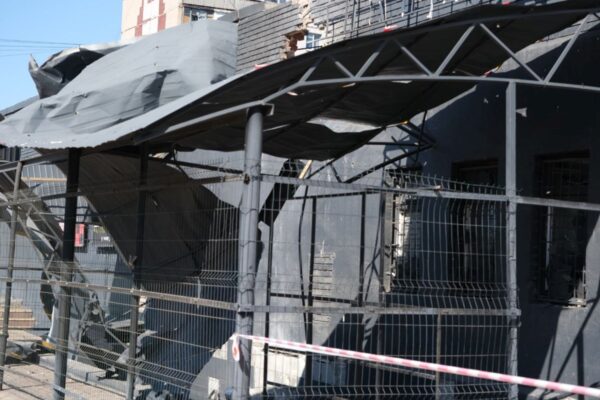 Росіяни вдарили по Новій пошті у Краматорську