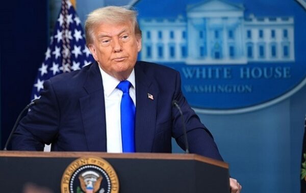 Трамп анонсував 100% мито на імпорт чипів