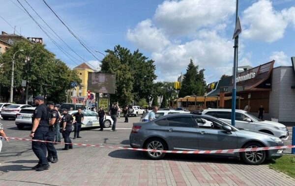 У Черкасах чоловік відкрив стрілянину в McDonald’s