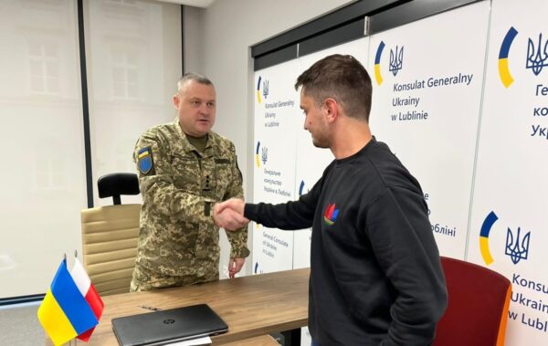У Польщі добровольці підписали контракти із ЗСУ