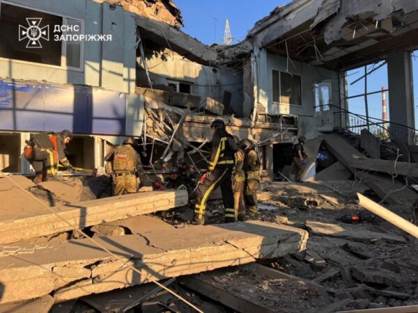 Удар по вокзалу у Запоріжжі: рятувальні роботи завершені